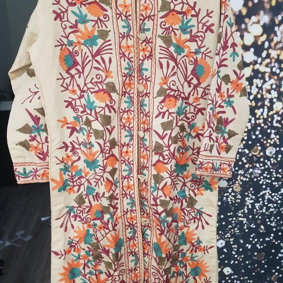 Beige size small - Picture 5 of 6